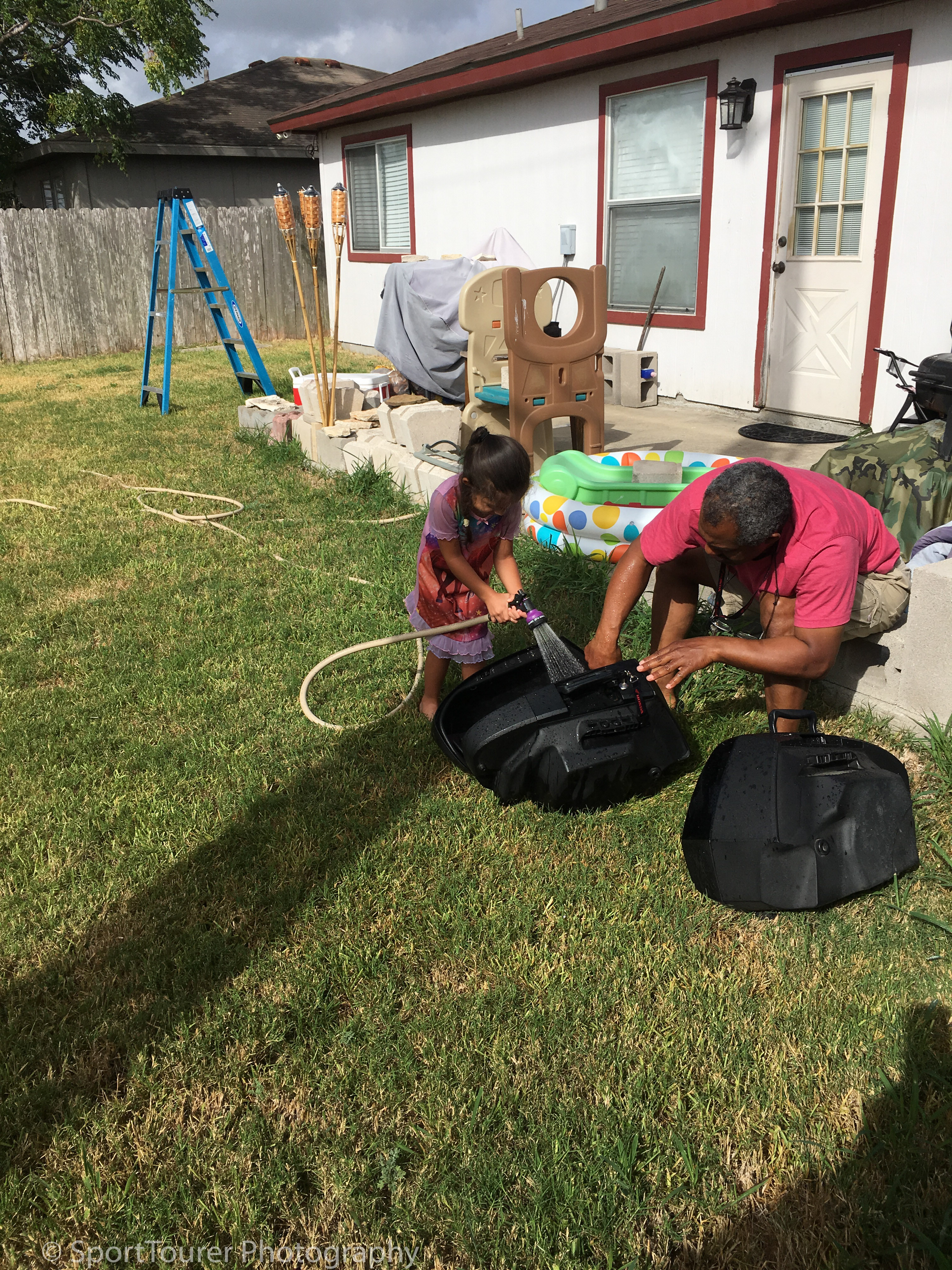  No Grandpa, you're doing it wrong. This is how you should do it. 