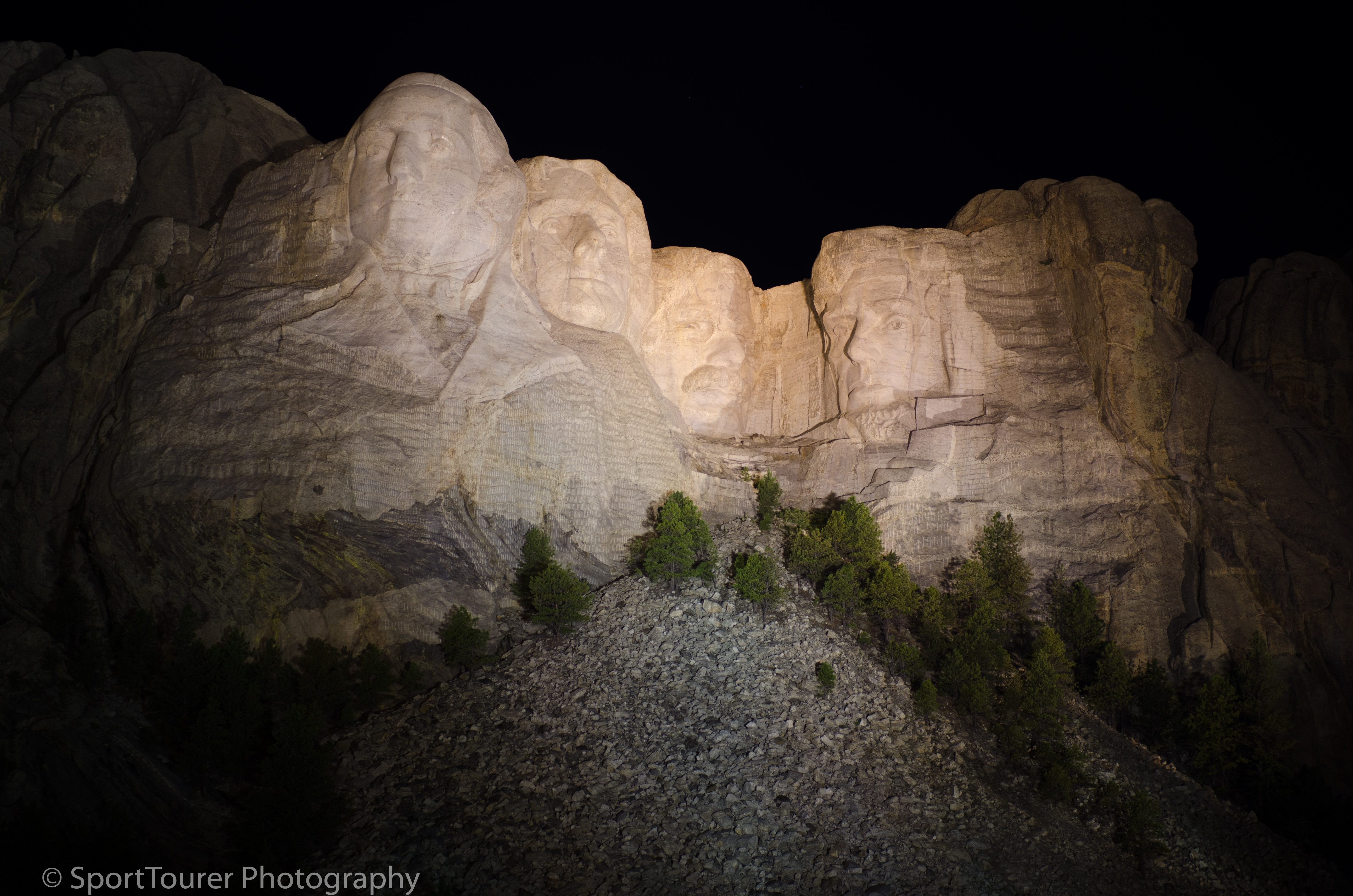 Night Show at Mount Rushmore. 